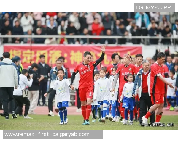 鹤山足球明星赛精彩重播回顾球迷不容错过的精彩瞬间与激情对决